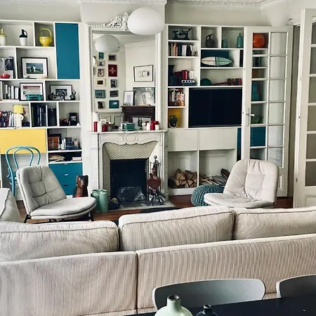 Stylish Parisian Montmartre 2br *